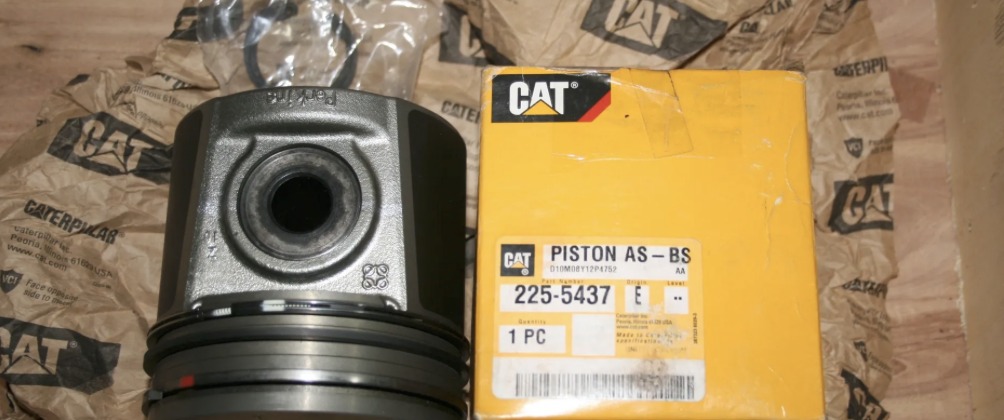 Pistón, CAT · Motor C15